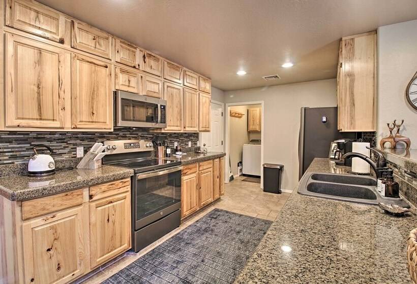 Home W/ Patio In Pinetop Crossing: Walk To Golf!