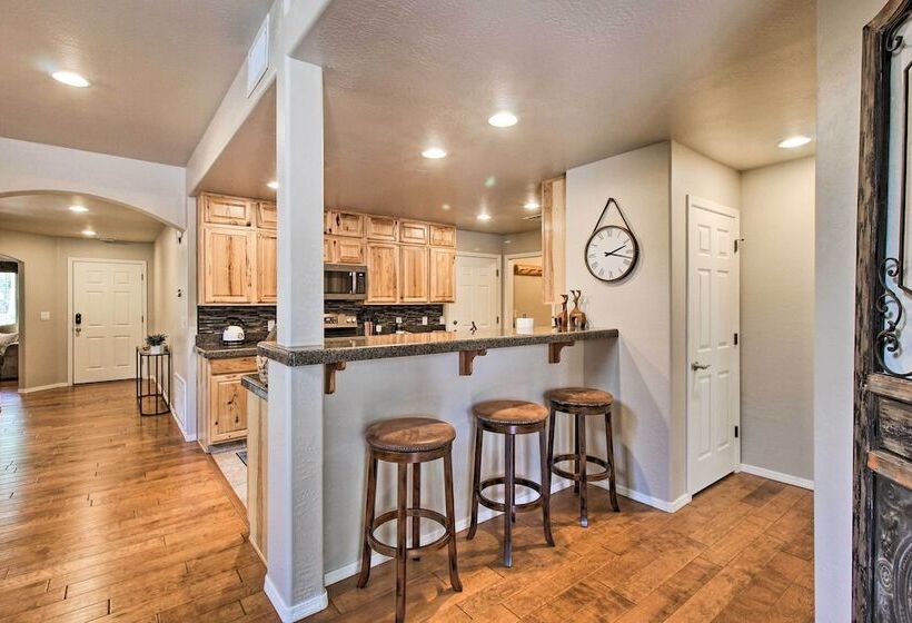 Home W/ Patio In Pinetop Crossing: Walk To Golf!