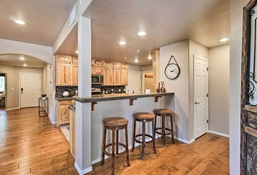 Home W/ Patio In Pinetop Crossing: Walk To Golf!
