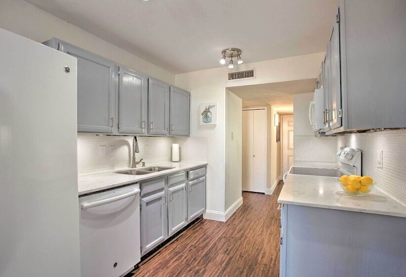 Plano Home W/ Private Yard < 5 Mi To Downtown!