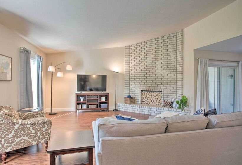 Plano Home W/ Private Yard < 5 Mi To Downtown!