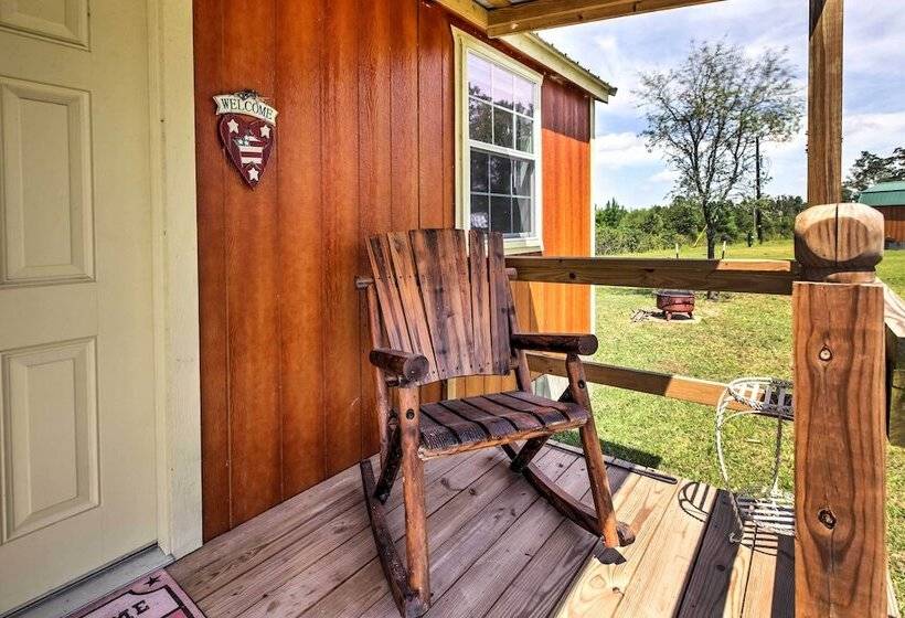 Tranquil Plantersville Cabin: Farm Animals On Site