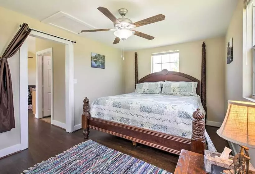 Tranquil Plantersville Cabin: Farm Animals On Site