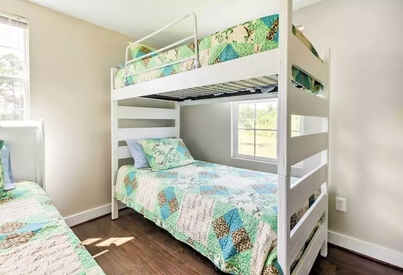 Tranquil Plantersville Cabin: Farm Animals On Site