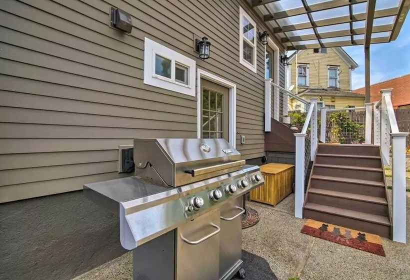 Renovated North Bend Cottage: Near Eateries!