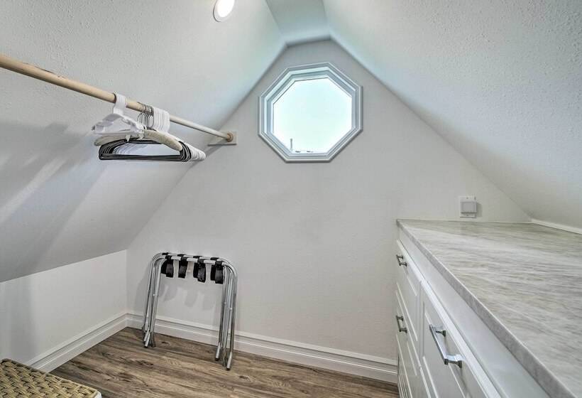 Renovated North Bend Cottage: Near Eateries!