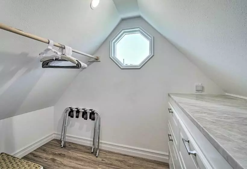 Renovated North Bend Cottage: Near Eateries!