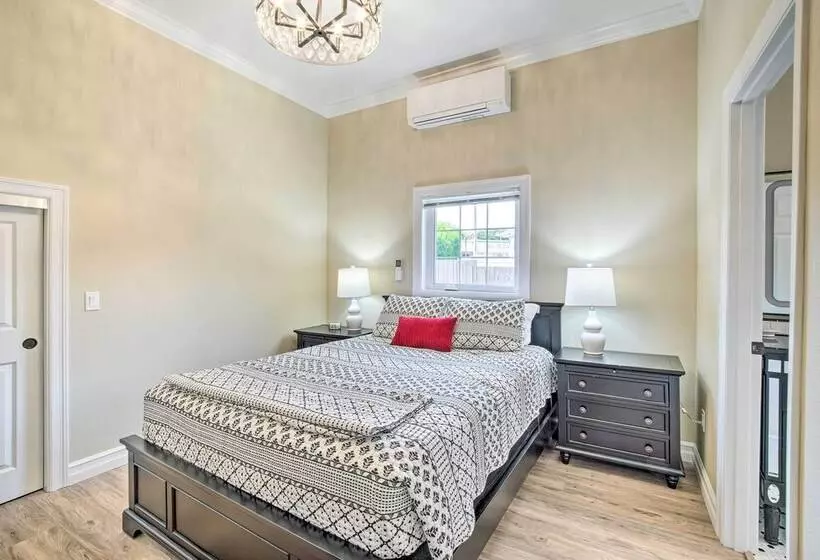 Renovated North Bend Cottage: Near Eateries!