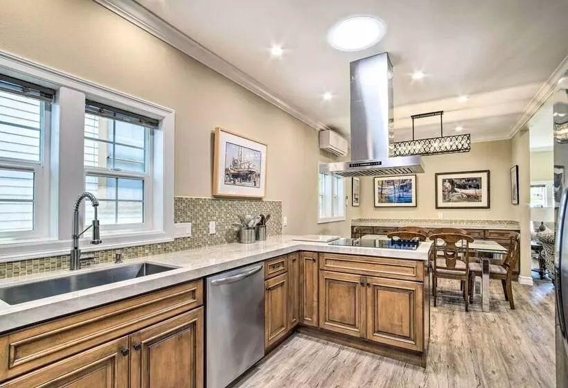 Renovated North Bend Cottage: Near Eateries!