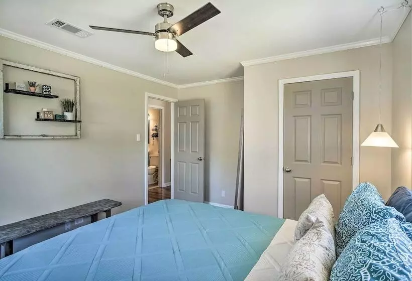 Rustic Fleur De Lis  Charming New Iberia Gem