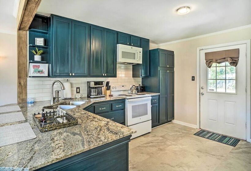 Rustic Fleur De Lis  Charming New Iberia Gem