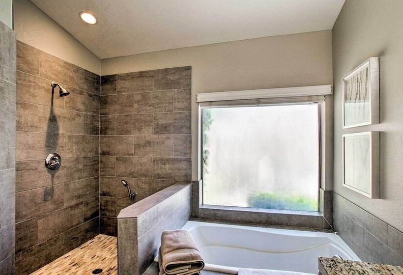 Scottsdale Family Home W/ Private Pool & Hot Tub!