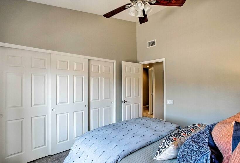 Scottsdale Family Home W/ Private Pool & Hot Tub!