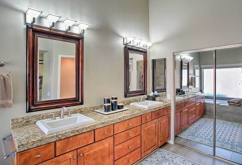 Scottsdale Family Home W/ Private Pool & Hot Tub!