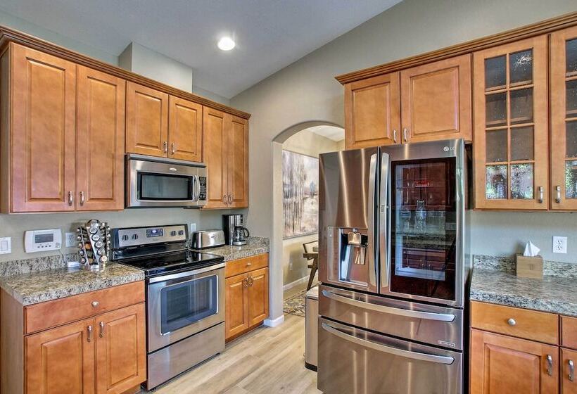 Scottsdale Family Home W/ Private Pool & Hot Tub!