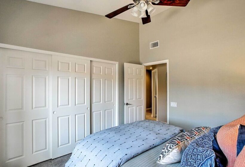 Scottsdale Family Home W/ Private Pool & Hot Tub!