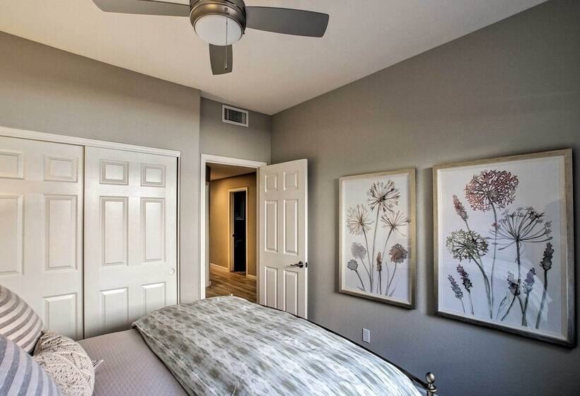 Scottsdale Family Home W/ Private Pool & Hot Tub!