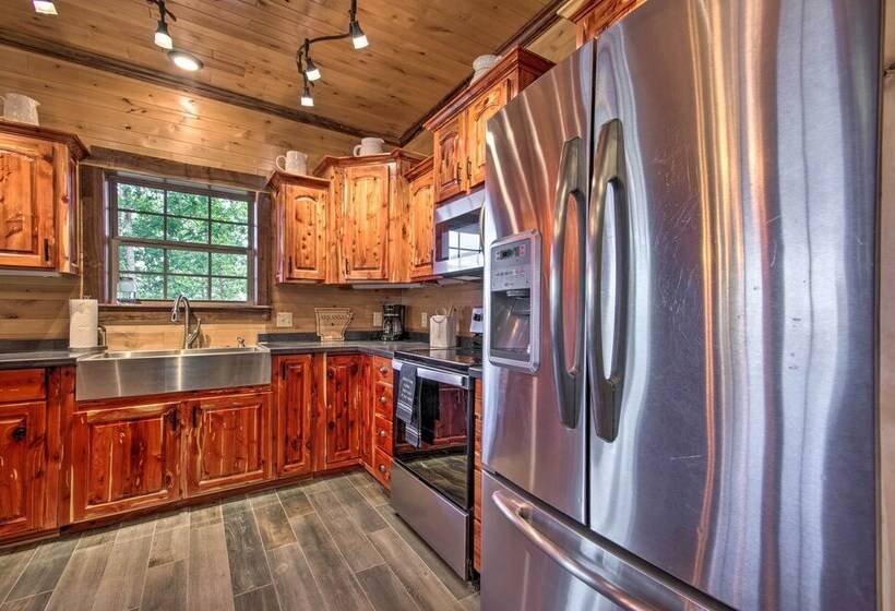 Secluded Log Cabin With Decks, Views & Lake Access