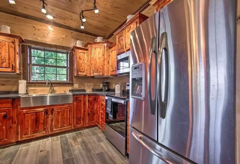 Secluded Log Cabin With Decks, Views & Lake Access