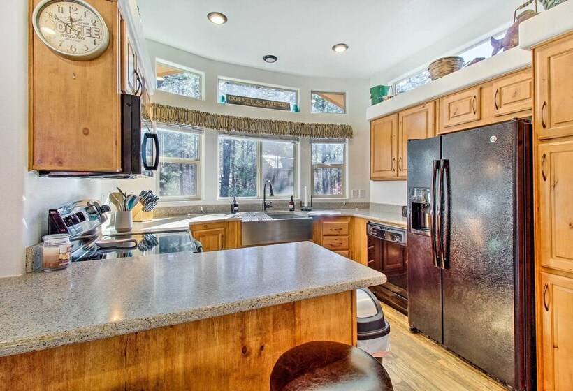 Near Hiking: Cabin W/ Deck & Grill In Show Low