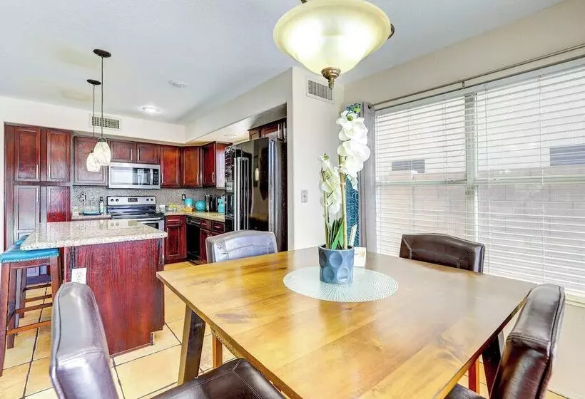 Spacious Avondale Home W/ Pool   Near Golf!