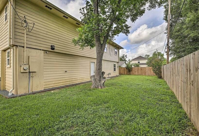 Spacious Houston Family Home With Game Room!