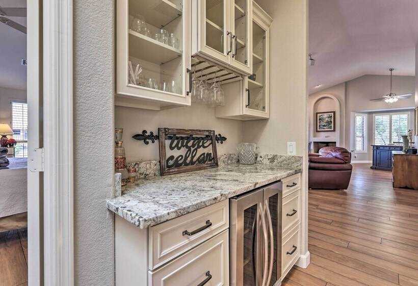 Sun Lit Casa In 55+ Community W/ Bbq & Patio!