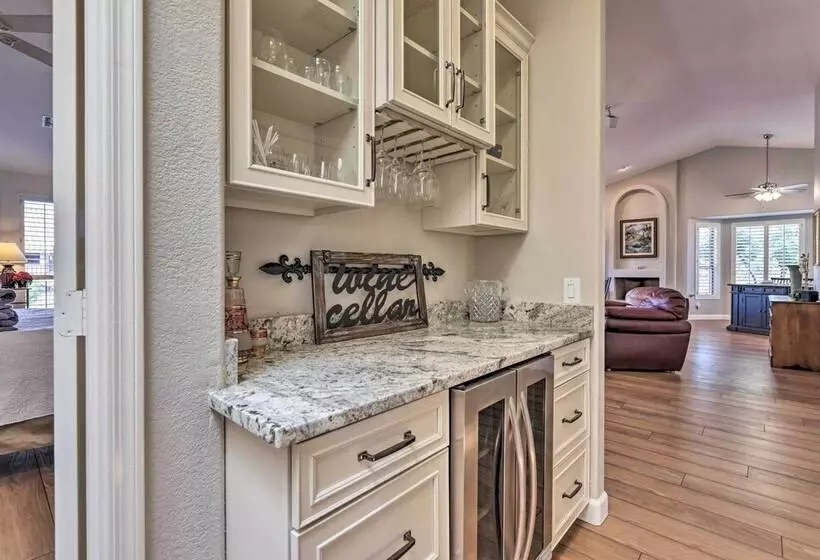 Sun Lit Casa In 55+ Community W/ Bbq & Patio!