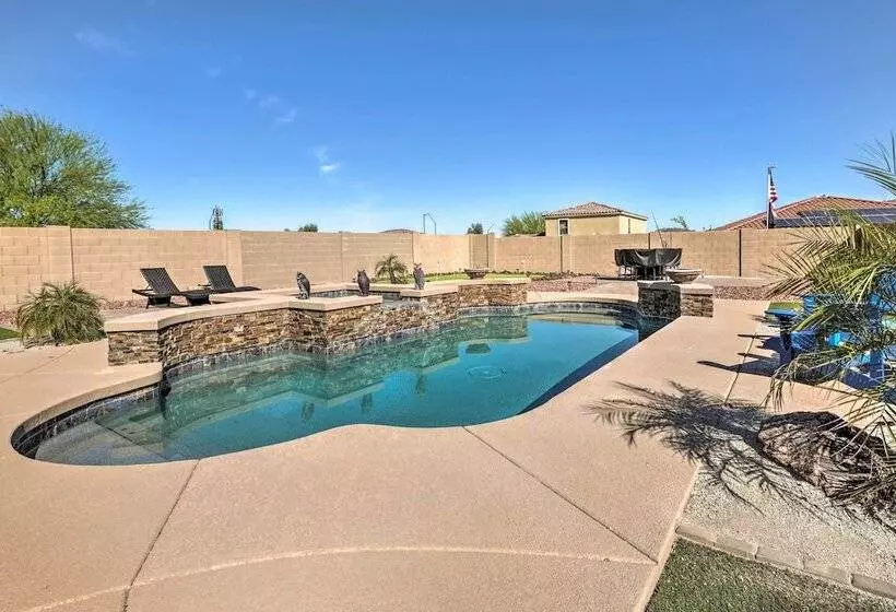 The Doghouse   Hideaway W/ Pool & Outdoor Oasis!
