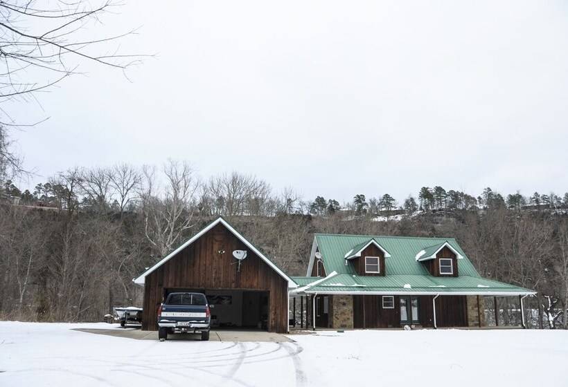 Troutfest Riverfront Norfork Home, Great Fishing