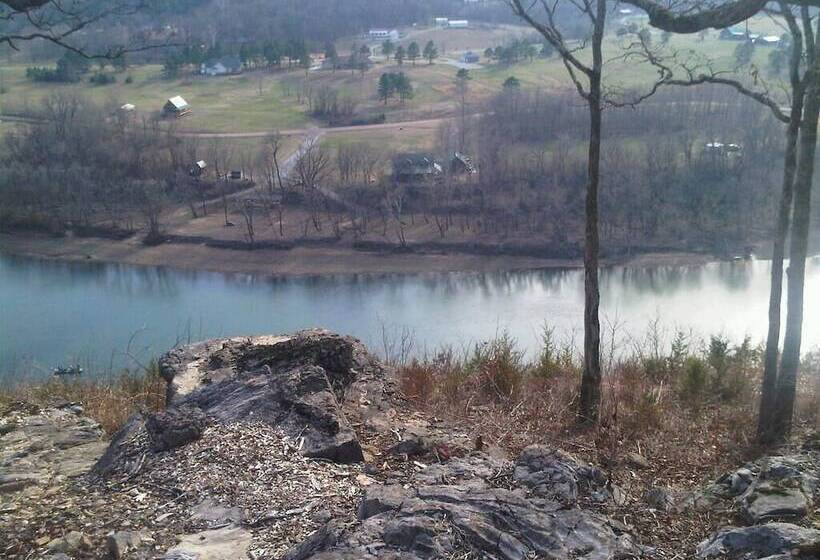 Troutfest Riverfront Norfork Home, Great Fishing