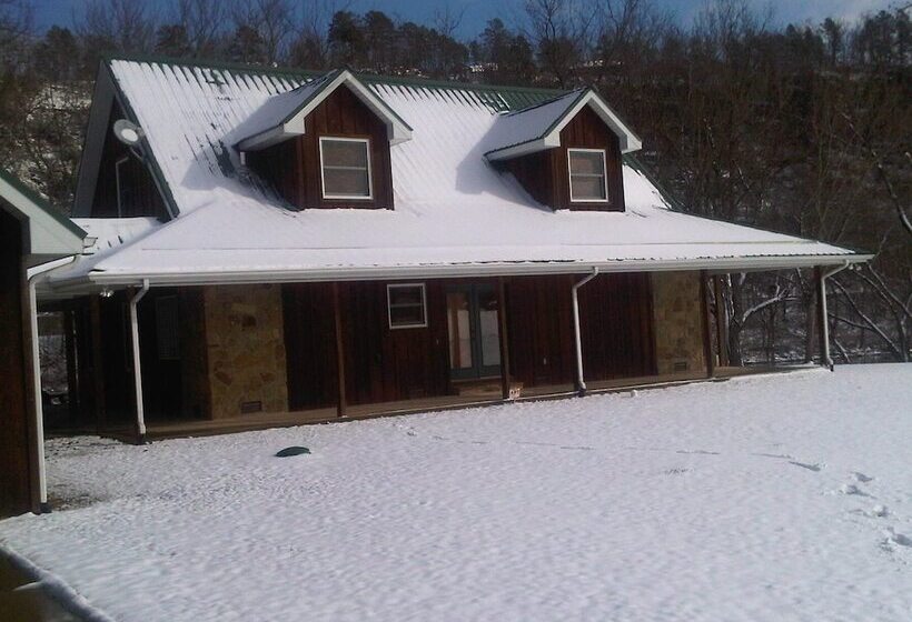 Troutfest Riverfront Norfork Home, Great Fishing