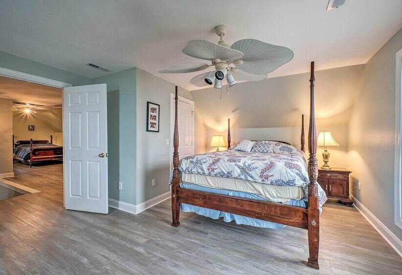 Updated Family Getaway: Walk To Sea Haven Beach!