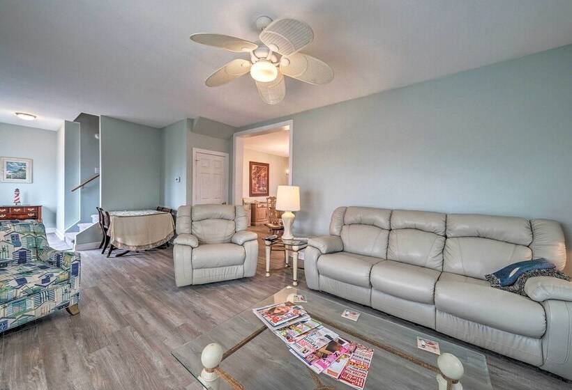 Updated Family Getaway: Walk To Sea Haven Beach!