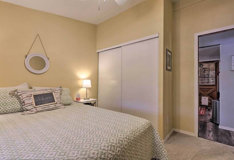 Updated Strawberry Family Cabin W/ 2 Private Decks