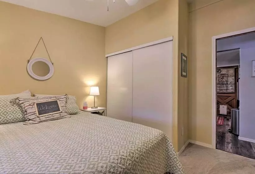 Updated Strawberry Family Cabin W/ 2 Private Decks