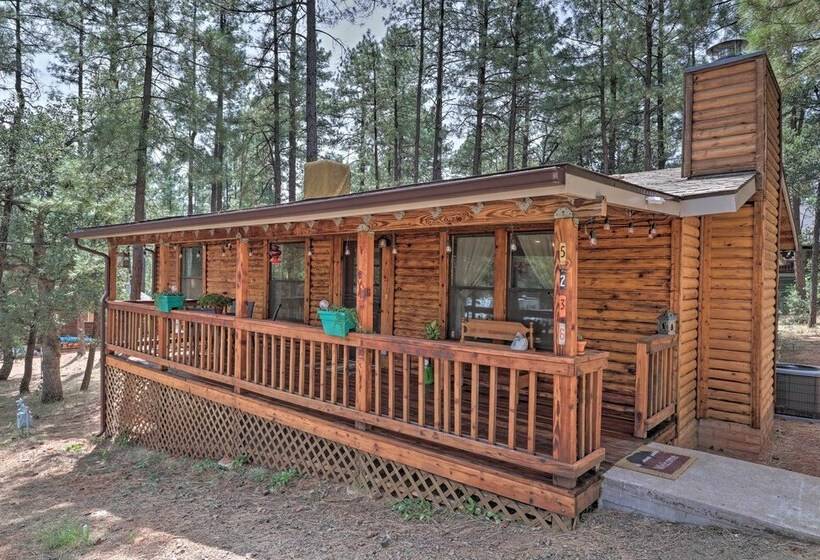 Updated Strawberry Family Cabin W/ 2 Private Decks