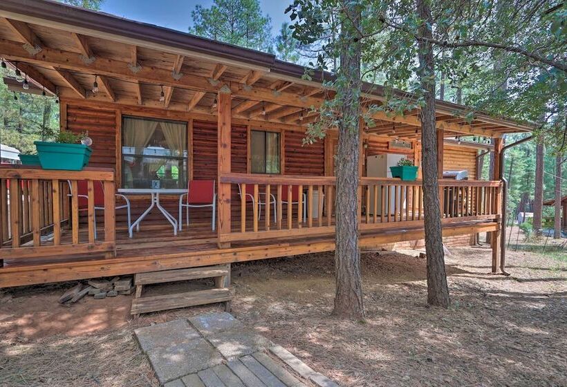 Updated Strawberry Family Cabin W/ 2 Private Decks