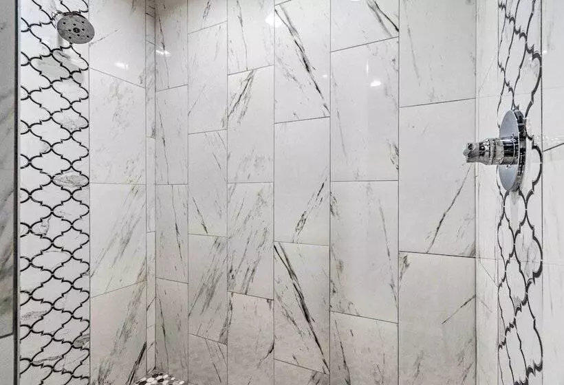 Upscale Riverfront Home W/ Beach & Fire Pit!