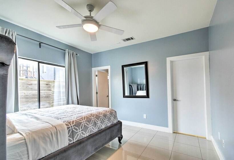 Well Appointed Houston Home: 1 Mile To Midtown!