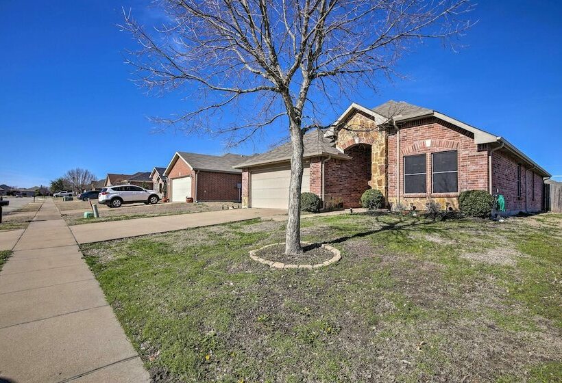 Beautiful Fate Home < 30 Mi To Dtwn Dallas!