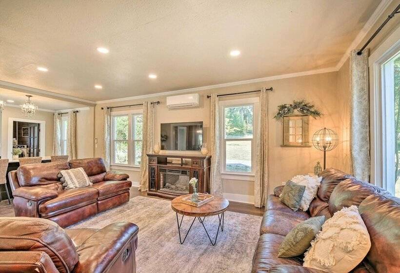 Beautiful Historic Home, Walk To Mineral Lake