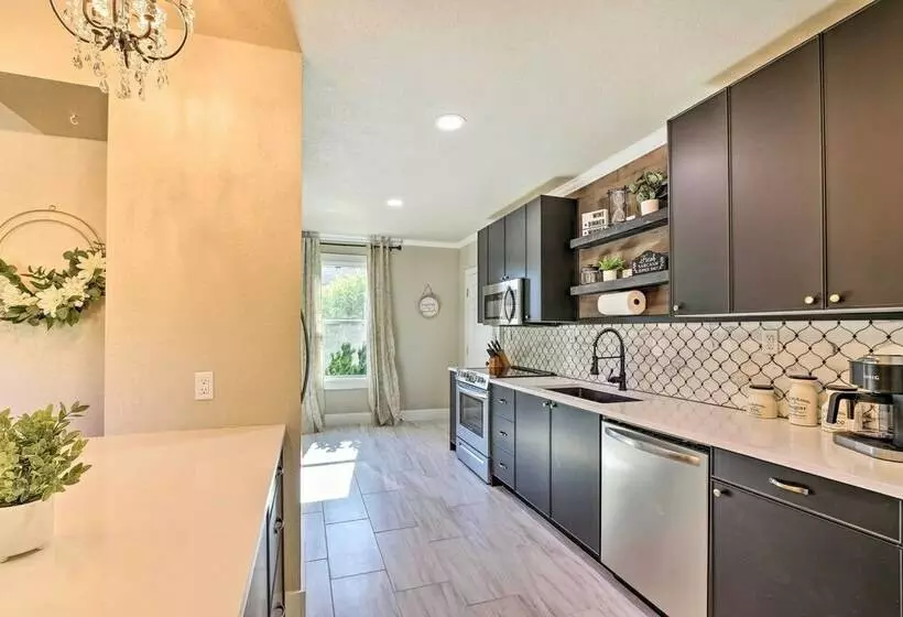 Beautiful Historic Home, Walk To Mineral Lake