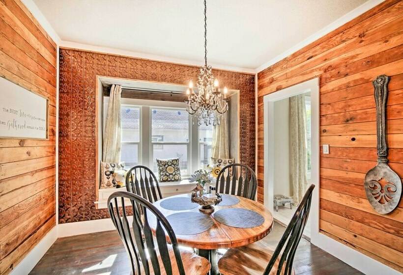 Beautiful Historic Home, Walk To Mineral Lake