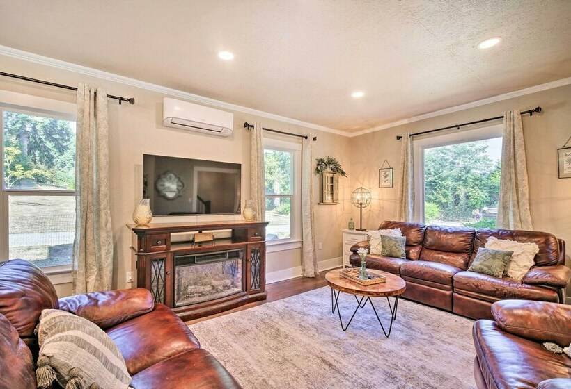 Beautiful Historic Home, Walk To Mineral Lake