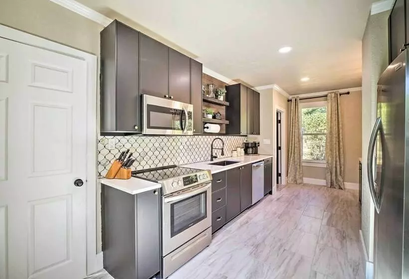 Beautiful Historic Home, Walk To Mineral Lake