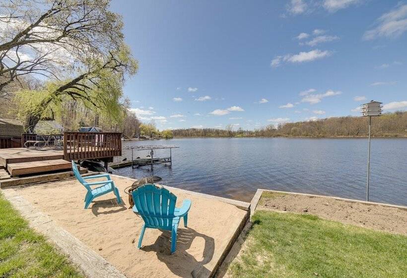 Big Pine Island Lake Cottage W/ Boat Dock & Kayaks