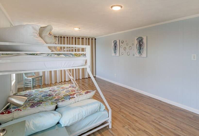 Big Pine Island Lake Cottage W/ Boat Dock & Kayaks