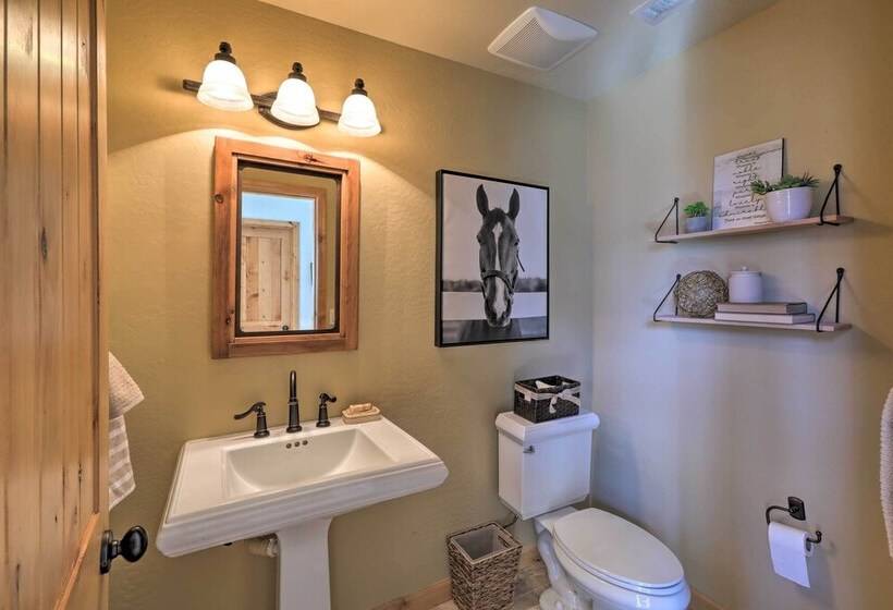 Munds Park Cabin: Deck, Near Pinewood Golf Course