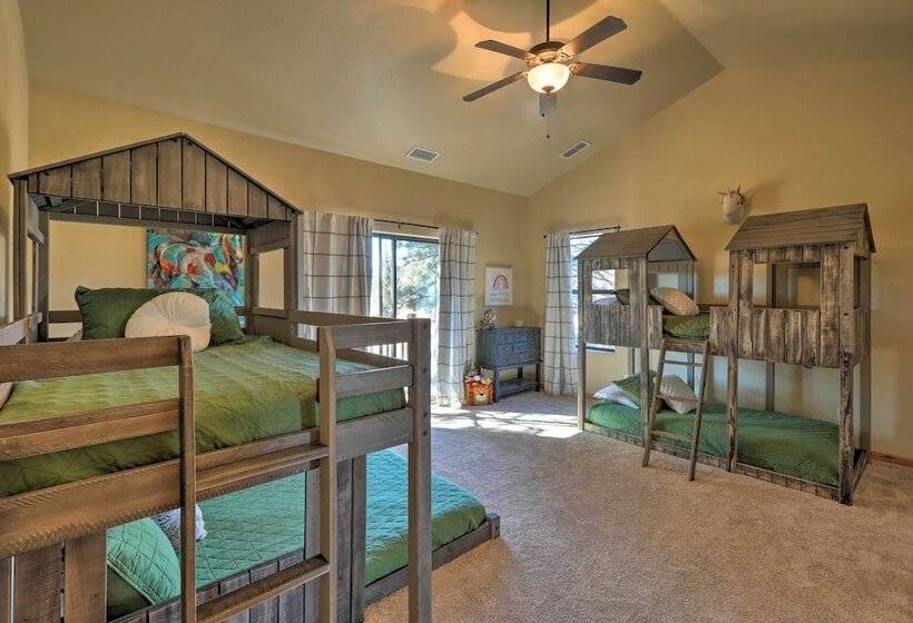 Munds Park Cabin: Deck, Near Pinewood Golf Course